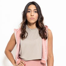 Cargar imagen en el visor de la galería, CROP TOP BEIGE
